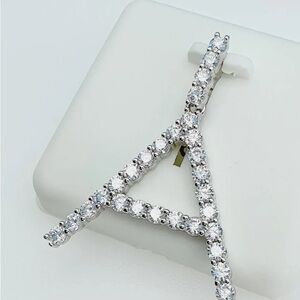 Elegant Silver Crystal Pendant Necklace